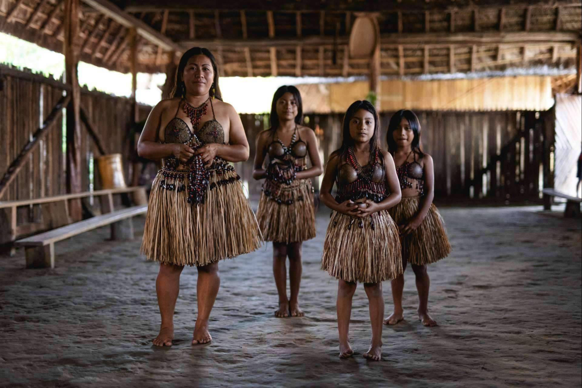 Los talleres de Hamadryade Lodge con las comunidades indígenas