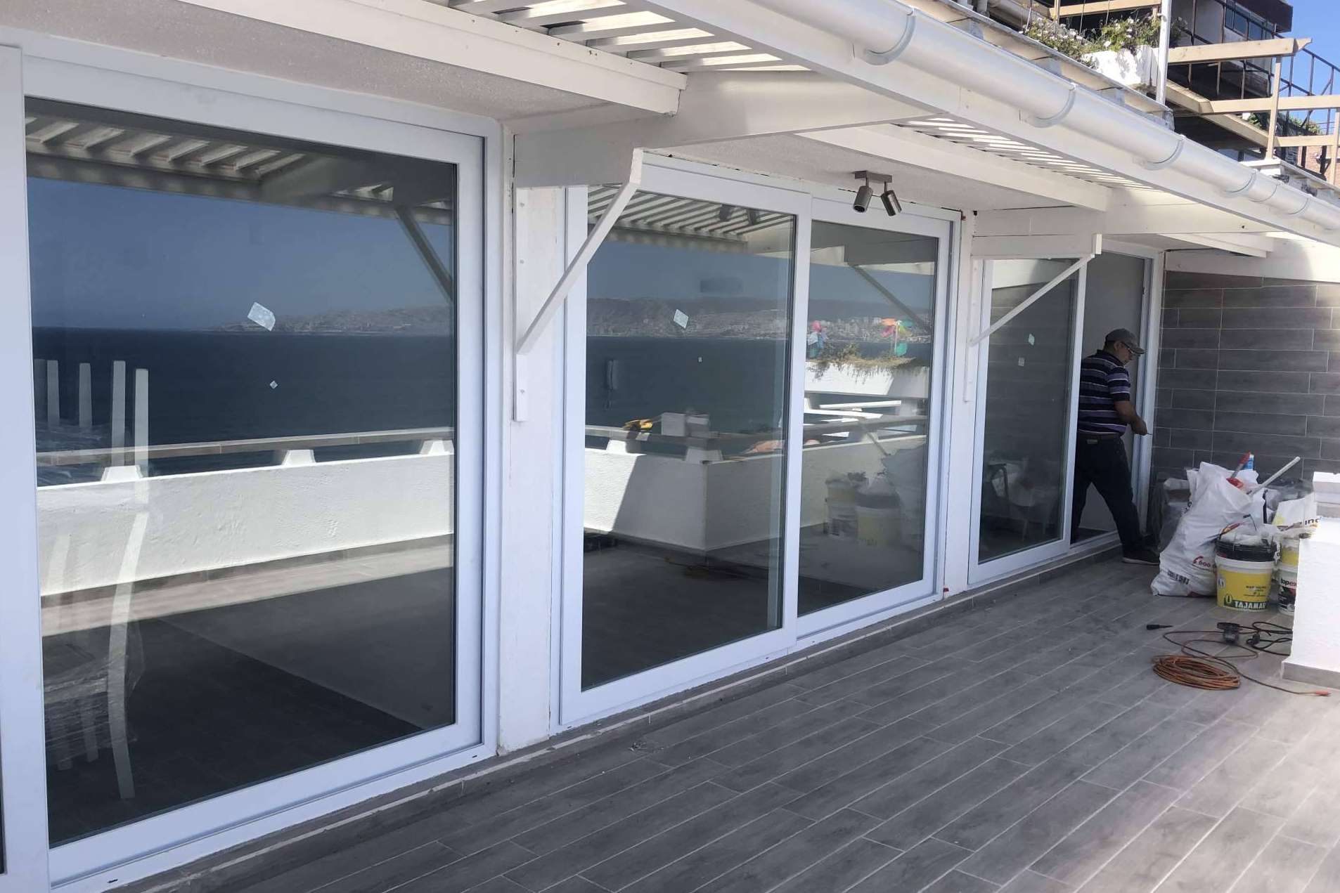 Entrevista a Vicas; Innovación y precisión en la fabricación de ventanas inteligentes en Chile